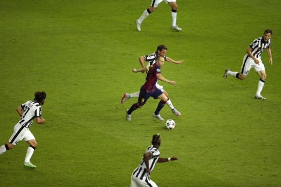 金进新能源企业画册设计欣赏-东莞品牌设计公司